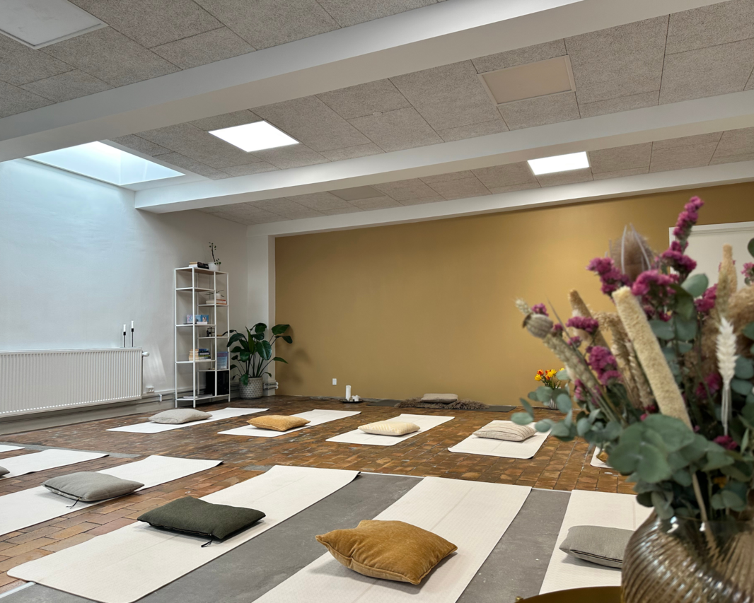 Aura Yoga Kundalini Yoga Hold I Aalborg Online Aurora Emmelie aura-yoga-kundalini-yoga-hold-i-aalborg-online-aurora-emmelie